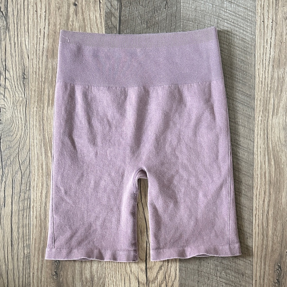 Everlane Mauve Bike Shorts